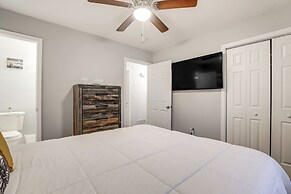 15 Mi to Dtwn Atlanta: Home w/ In-unit Laundry