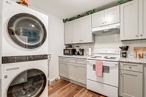 15 Mi to Dtwn Atlanta: Home w/ In-unit Laundry