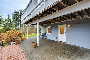 9 Mi to Birch Bay: Duplex w/ Mt Baker Views!