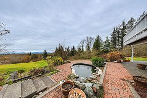 9 Mi to Birch Bay: Duplex w/ Mt Baker Views!