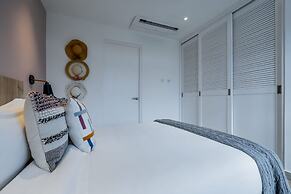 w Warm 1BR With Balcony in Panama