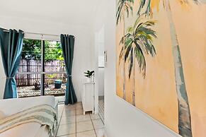 Green Cottage in Trinity Beach