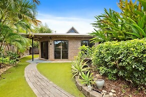 Green Cottage in Trinity Beach