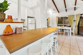 Green Cottage in Trinity Beach