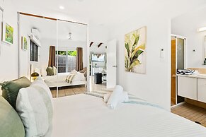 Green Cottage in Trinity Beach