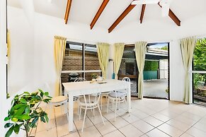 Green Cottage in Trinity Beach