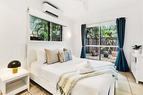 Green Cottage in Trinity Beach