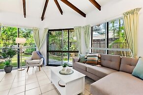 Green Cottage in Trinity Beach