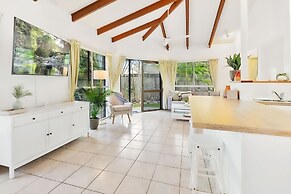 Green Cottage in Trinity Beach