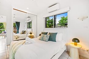 Green Cottage in Trinity Beach