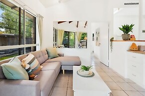 Green Cottage in Trinity Beach