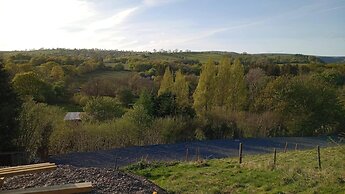 Llandovery - Cottage - Sleeps4 - Parking Secure Lock up for Bikes