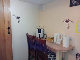 Llandovery - Cottage - Sleeps4 - Parking Secure Lock up for Bikes