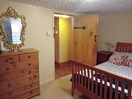 Llandovery - Cottage - Sleeps4 - Parking Secure Lock up for Bikes