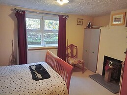 Llandovery - Cottage - Sleeps4 - Parking Secure Lock up for Bikes
