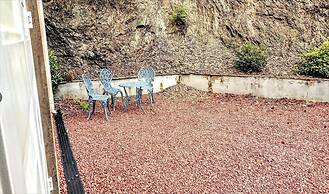 Llandovery - Cottage - Sleeps4 - Parking Secure Lock up for Bikes