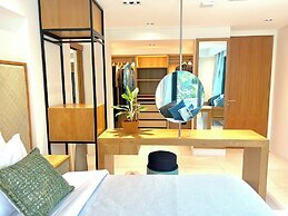 Villa Azure with Pool in Riverhouse