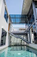 Villa Azure with Pool in Riverhouse