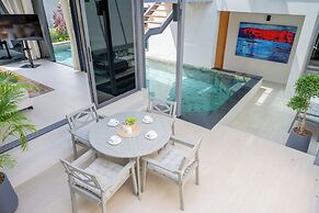 Villa Azure with Pool in Riverhouse