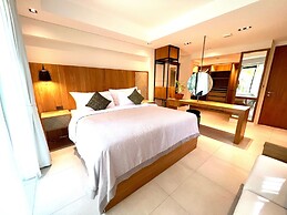 Villa Azure with Pool in Riverhouse