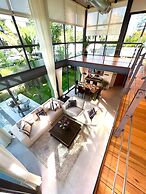 Villa Azure with Pool in Riverhouse