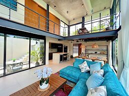 Villa Azure with Pool in Riverhouse