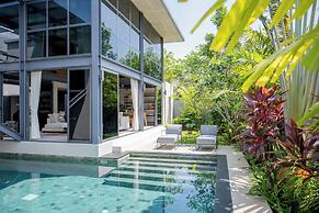 Villa Azure with Pool in Riverhouse