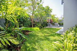 Villa Azure with Pool in Riverhouse