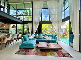 Villa Azure with Pool in Riverhouse