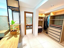 Villa Azure with Pool in Riverhouse