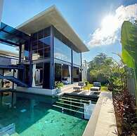Villa Azure with Pool in Riverhouse