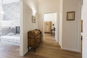 Salutati Apartments by MMega