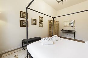 Salutati Apartments by MMega