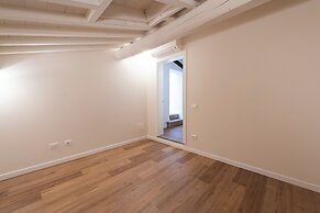 Salutati Apartments by MMega