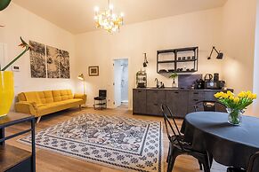 Salutati Apartments by MMega