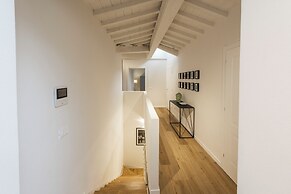 Salutati Apartments by MMega