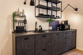 Salutati Apartments by MMega