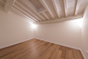 Salutati Apartments by MMega