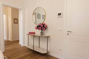 Salutati Apartments by MMega