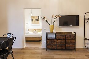 Salutati Apartments by MMega