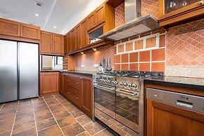 Sahaswara Luxury Villa Pattaya