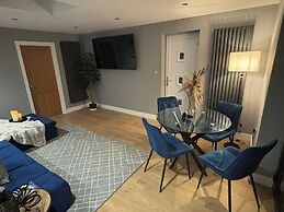 Sheffield-apartment-sleeps4-parking-hottub