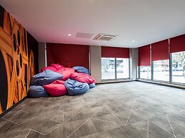 Student Only Botanic Studios