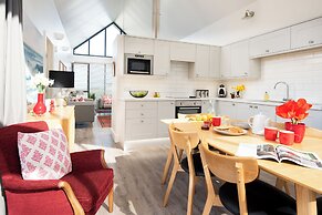 Wild Chive Lodge, Brada Quarry