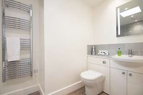 Wild Chive Lodge, Brada Quarry