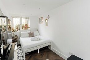 ;Stunning 2BD Apartment in Maida Vale