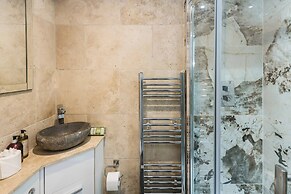 ;Stunning 2BD Apartment in Maida Vale