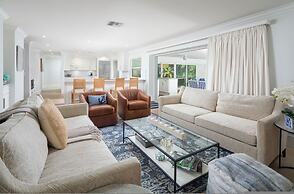 Luxury Beach House w Private Beach