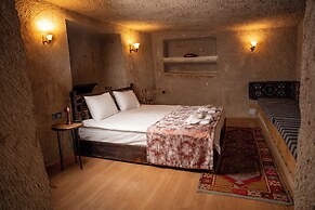 Colina Stone House