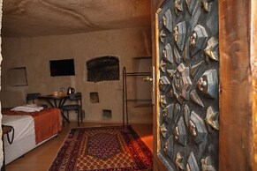 Colina Stone House